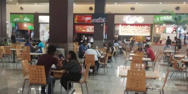 TRASPASO LOCAL EN ÁREA DE COMIDAS EN CENTRO COMERCIAL LAS AMÉRICAS DE PLAYA DEL CARMEN, SOLO PARA INVERSIONISTAS CON VISIÓN.