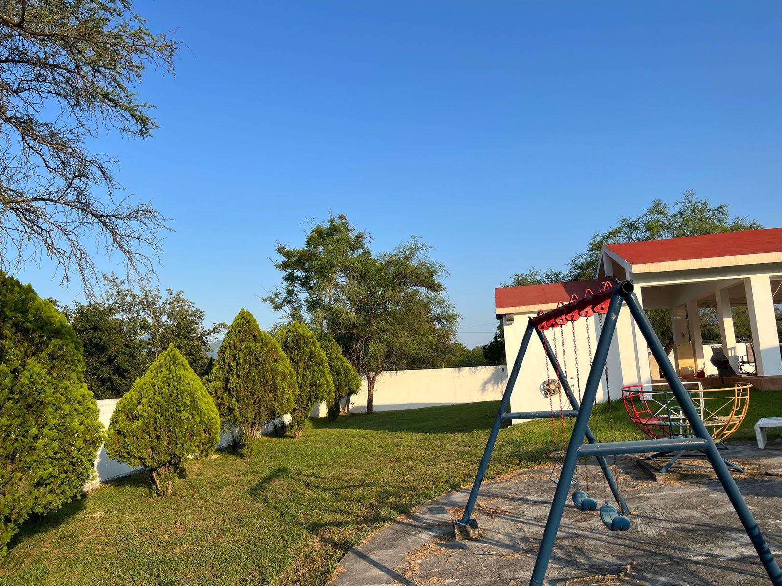 Quinta en Renta - El Huajuquito -  Los Cavazos, Santiago NL