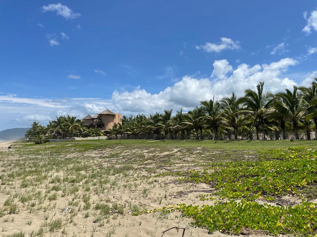 Terreno Comercial Hotelero Oportunidad Inversionista en Playa Blanca, Zihuatanejo, Guerrero