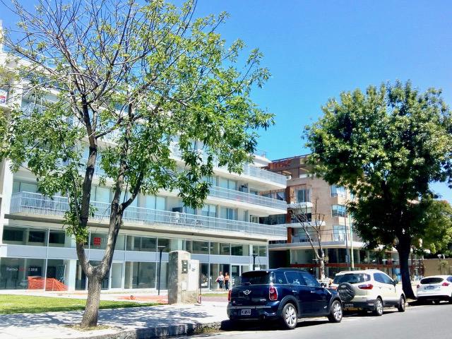 VENTA COCHERA DOBLE HOLMBERG ON EN LA NUEVA Y RENOVADA URQUIZA JOVEN