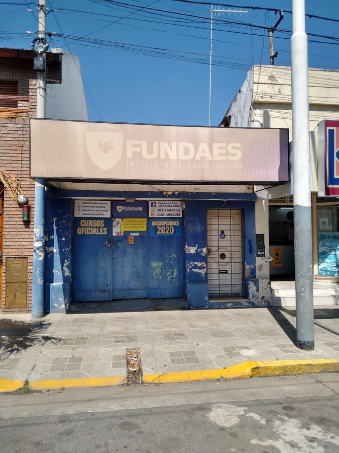 AMPLIA PROPIEDAD EN ALQUILLER VIVIENDA FAMILIAR O COMERCIAL