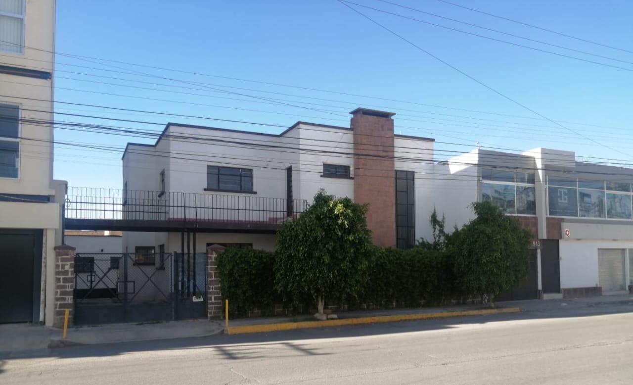 CASA EN VENTA PARA REMODELAR O PARA HACER DEPARTAMENTOS, COL. BUROCRATA, SAN LUIS POTOSI