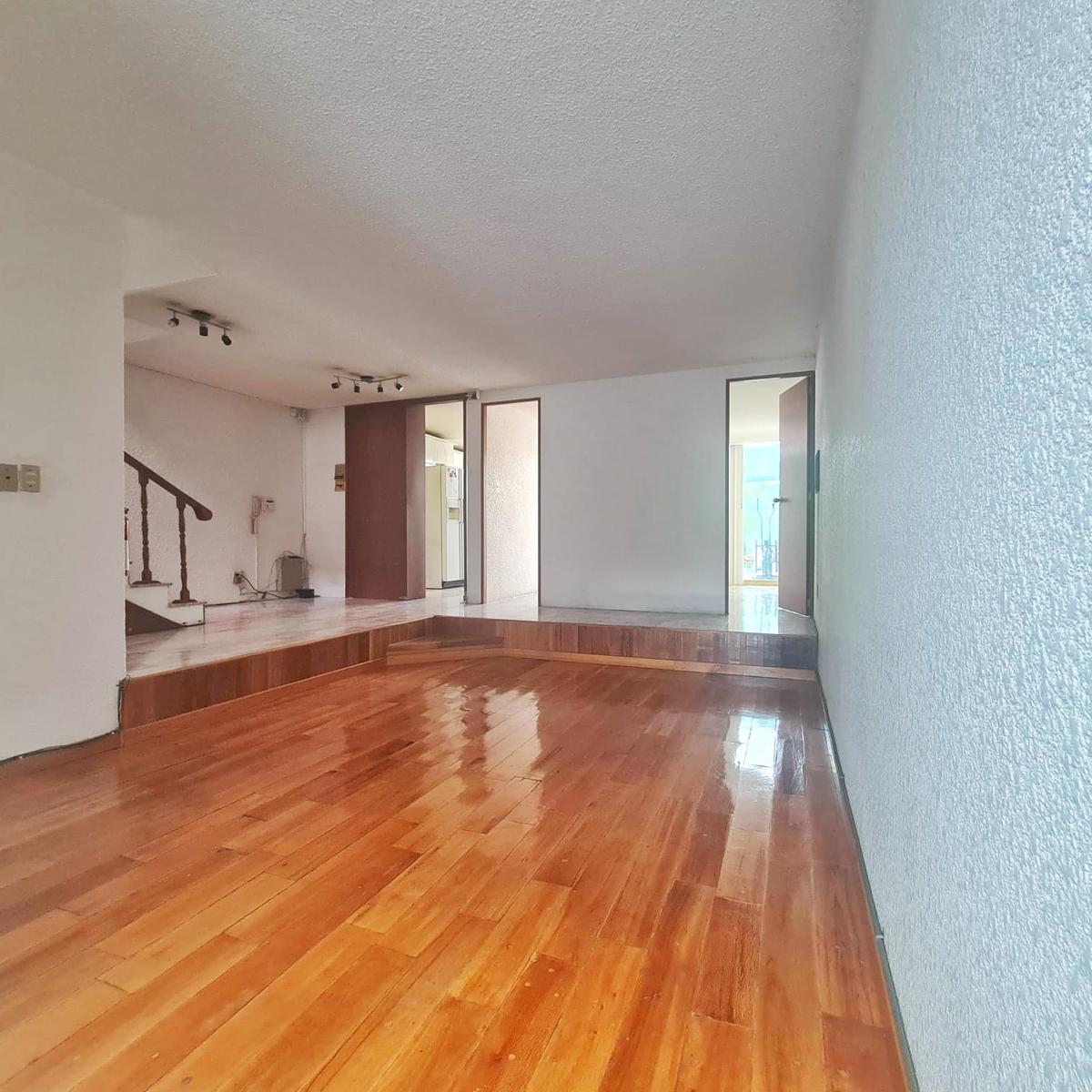 EN VENTA LINDA CASA para modernizar cerca de Perisur