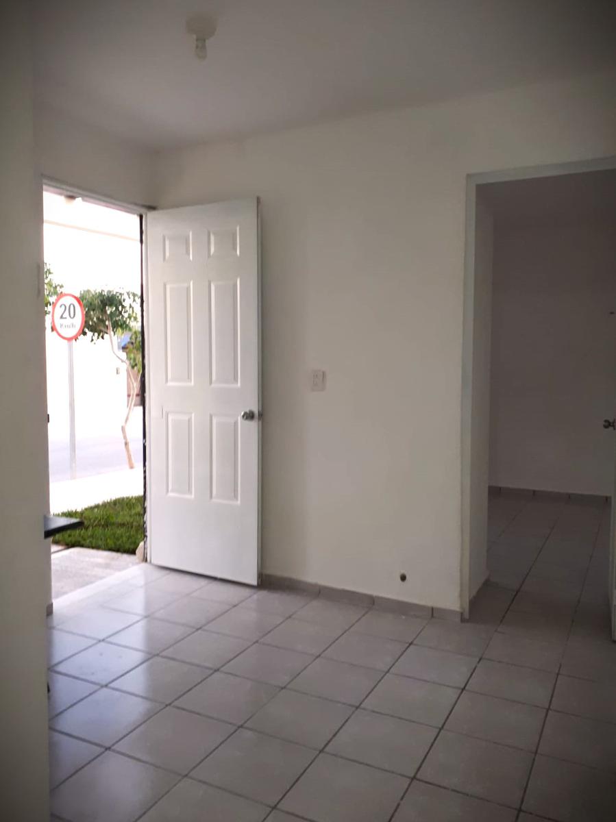 Casa en Venta - OPORTUNIDAD! - 1 planta - 2 rec y 2 LOCALES!