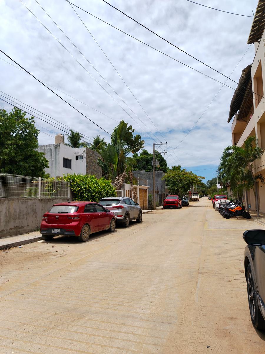 Terreno con bodega en Fraccionamiento Granjas de Pescador