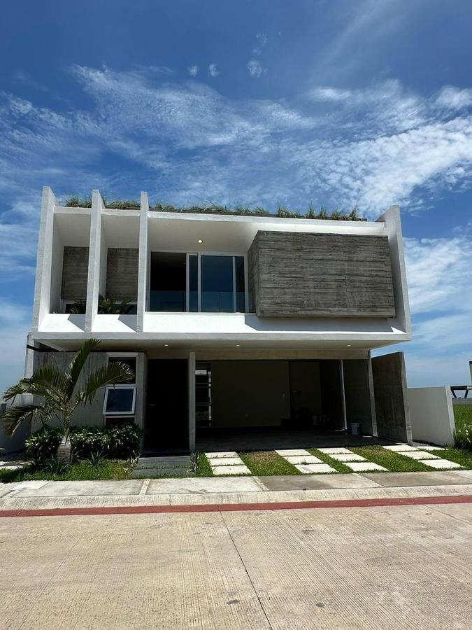 Residencia que lo tiene TODO Vista al mar, estilo, amplia y jardines interiores