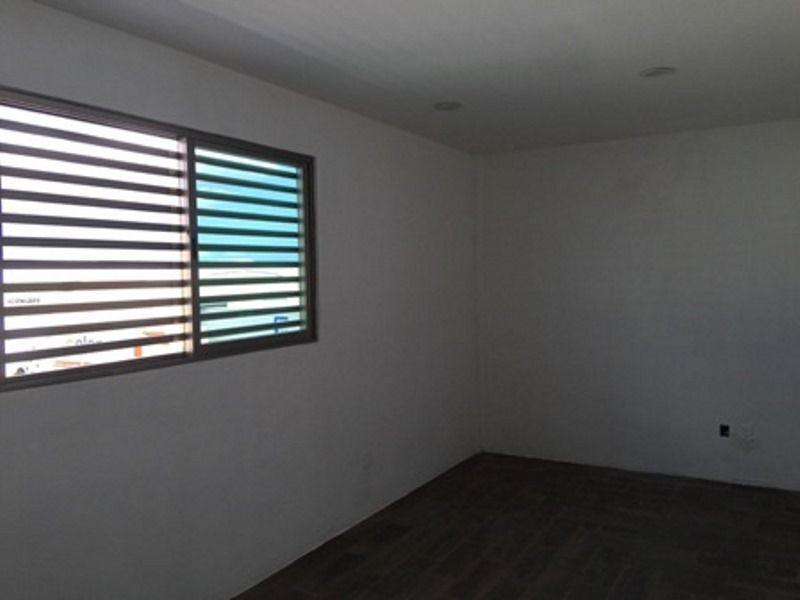 Bodega en renta de 375 m2 con oficina mas IVA