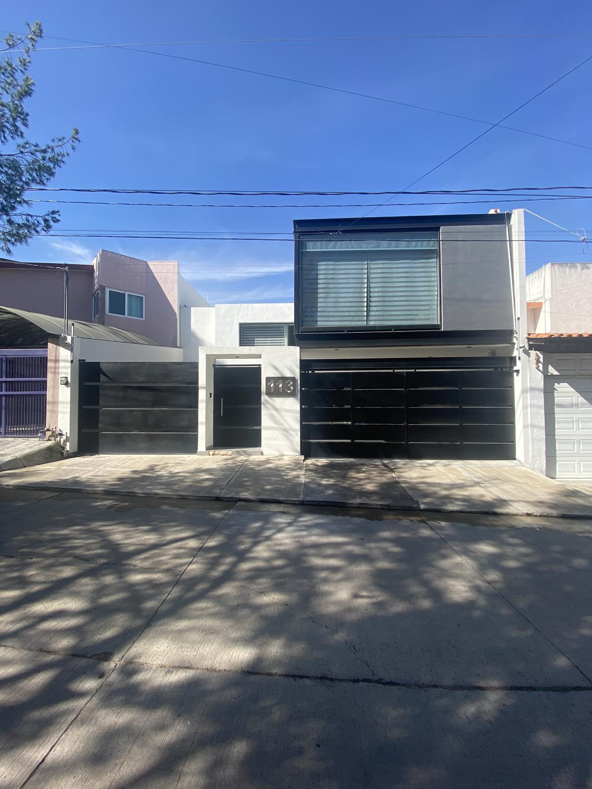 Casa en  VENTA acabados de Lujo EN GRAN JARDIN PRECIO DE OPORTUNIDAD