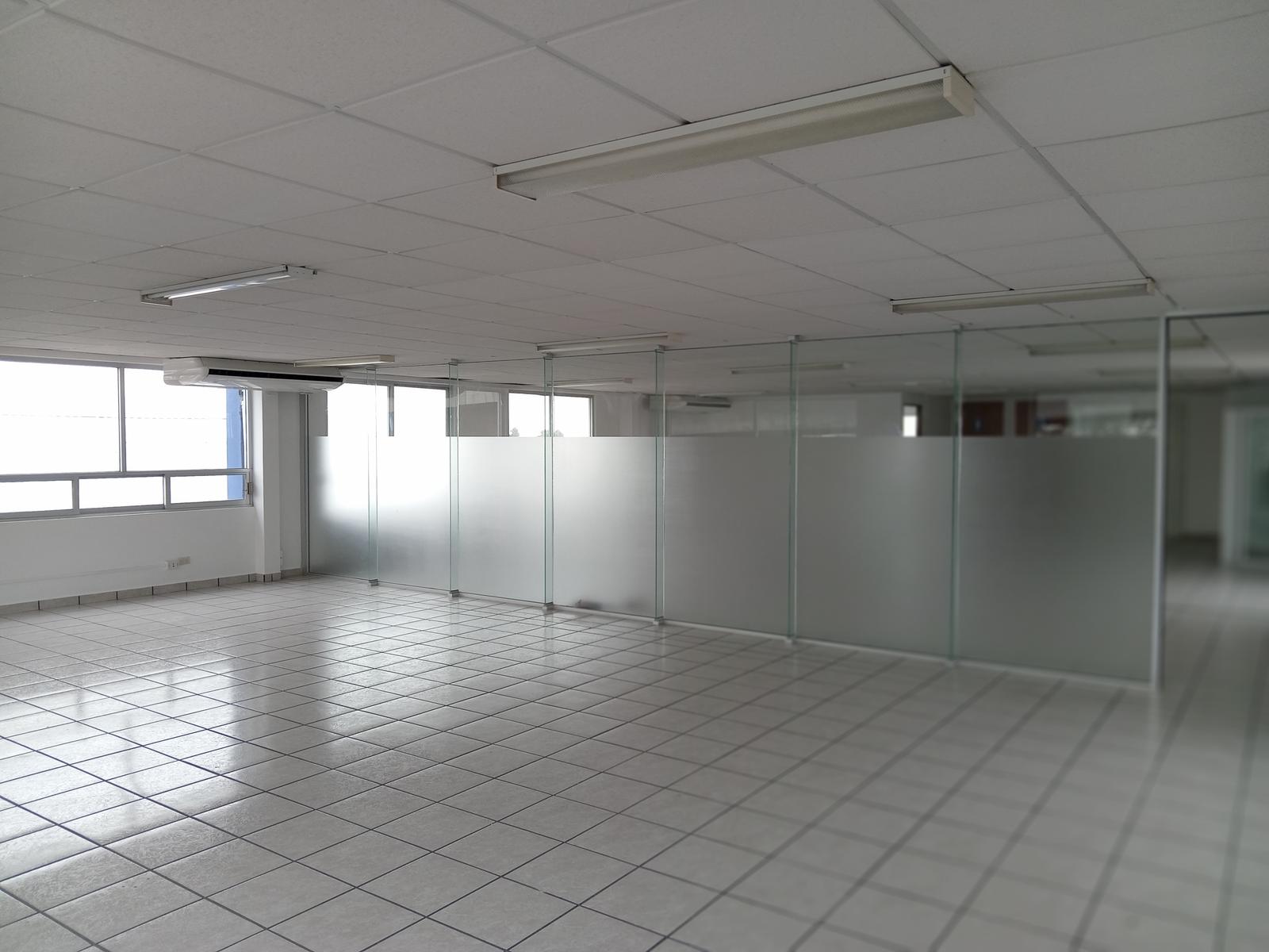 Oficinas en renta zona FINSA 600 m2