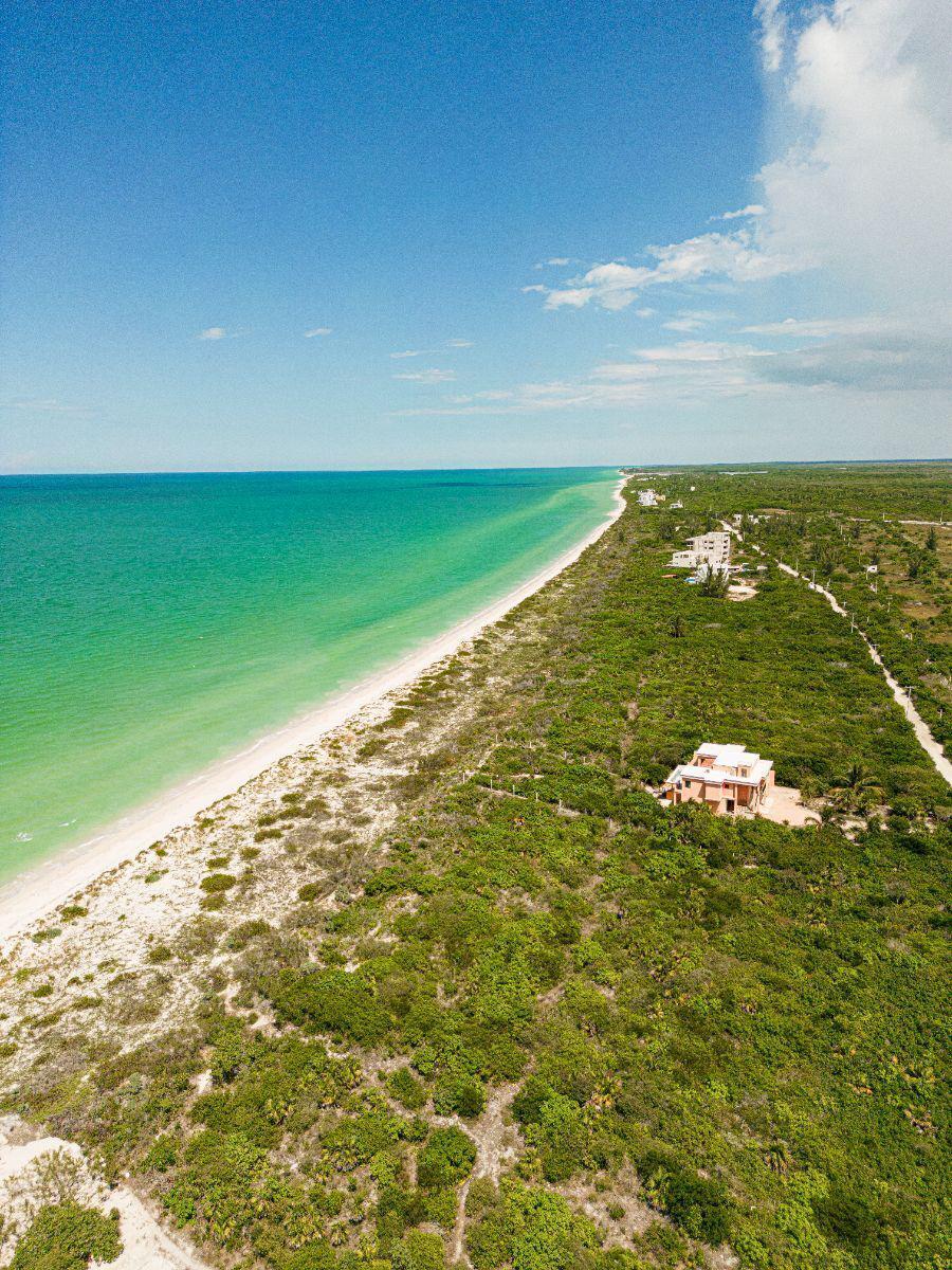 Departamento en venta en Sisal, Yucatán de 4 recámaras.