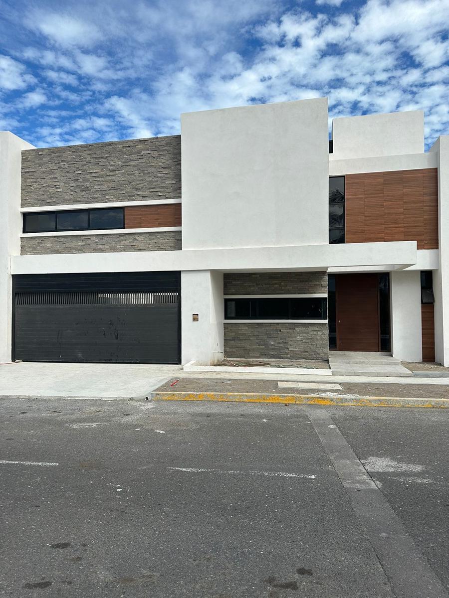 Casa con 4 recámaras en Venta en Playas del Conchal (Recámara en Planta Baja)