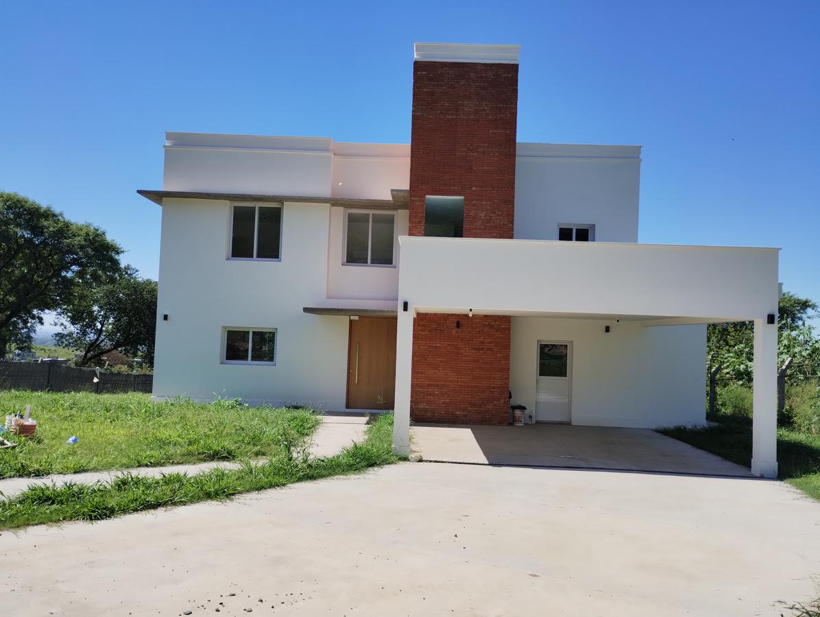 Casa de 3 dormitorios en VENTA en Iaunua Caeli