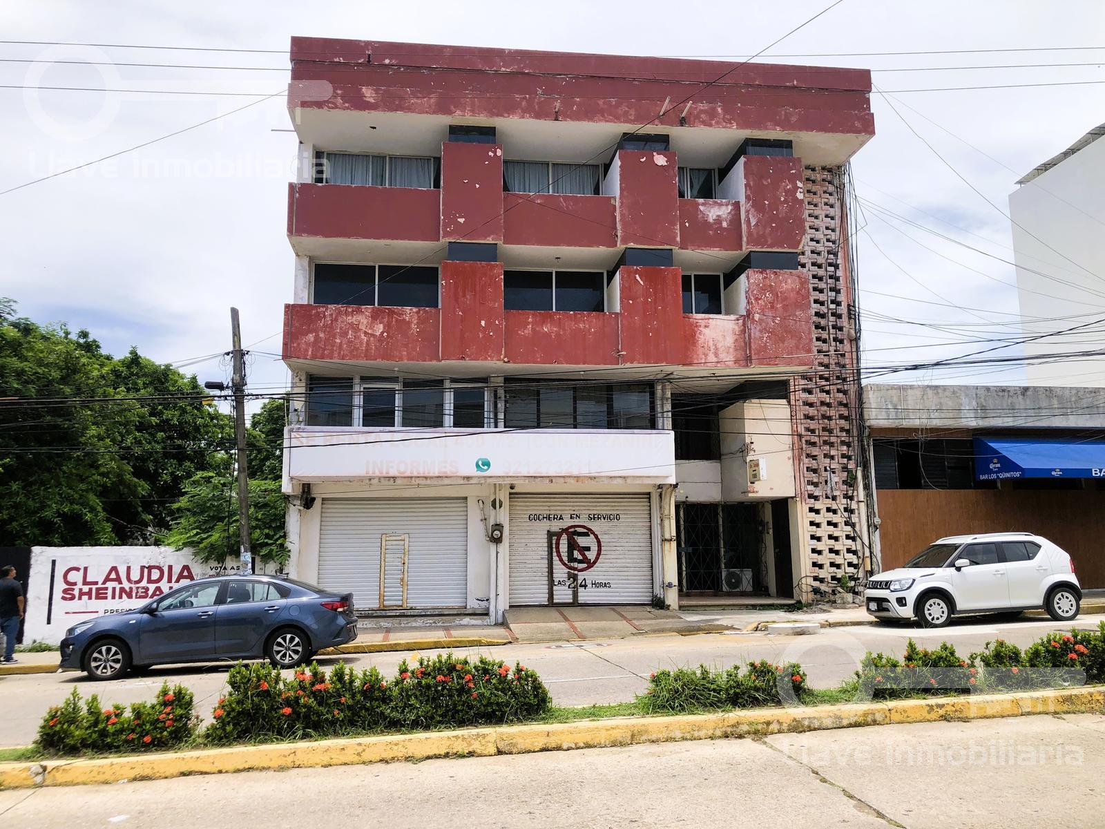 Local comercial  en renta en calle  Zaragoza, entre calles Abasolo y Aldama, Col. Centro, en la ciudad de Coatzacoalcos , Veracruz.