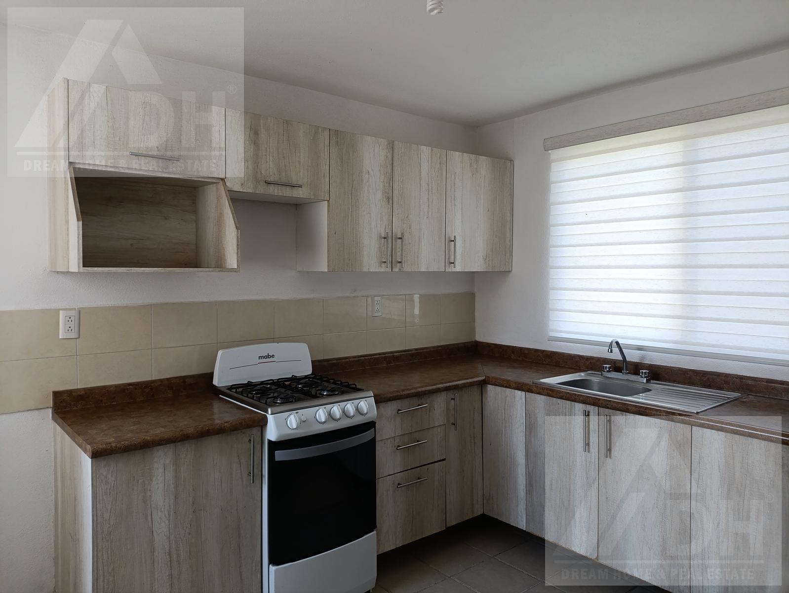 Casa en Venta en condominio en Colonia Pirámides