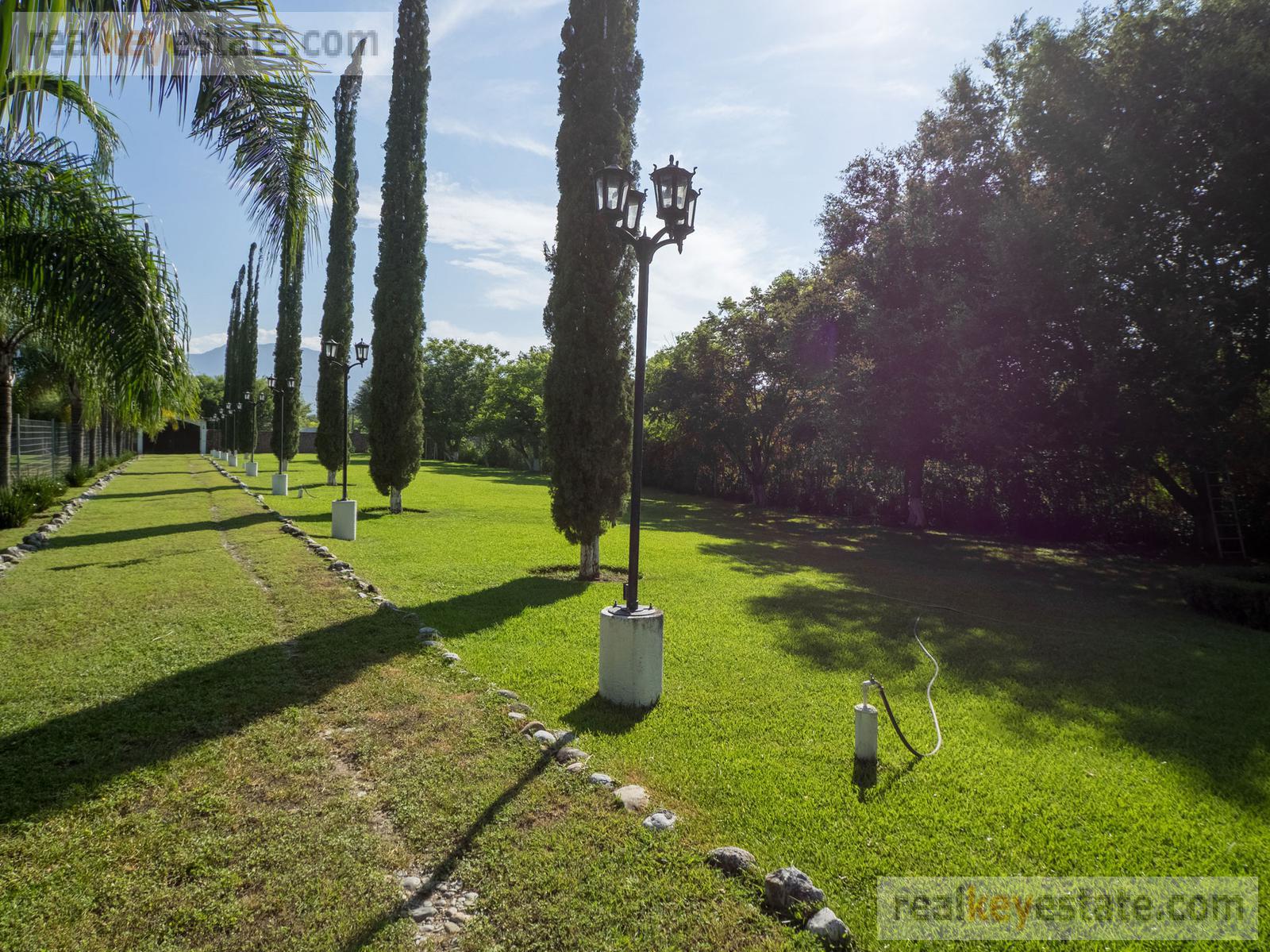 Quinta en  Venta en Carretera Nacional, Montemorelos