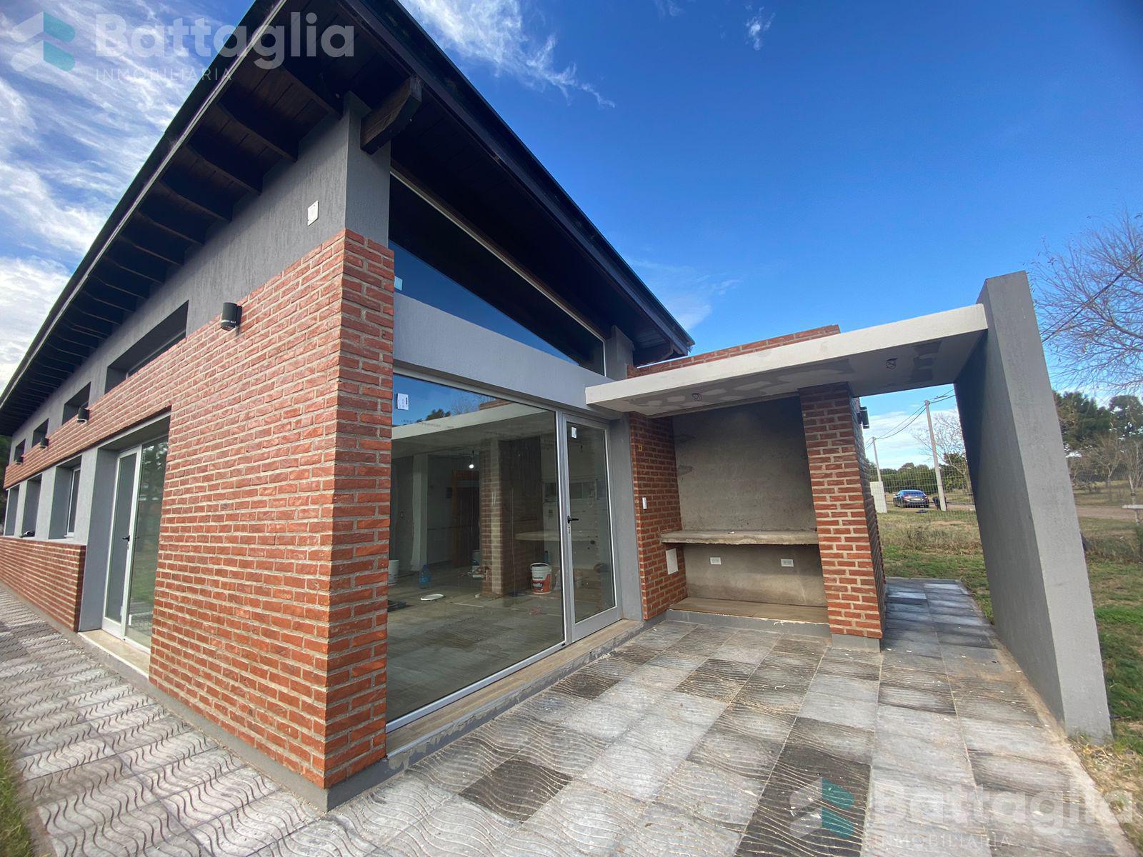 EXCELENTE CASA DE 3 AMB EN EL BARRIO SAN RAFAEL