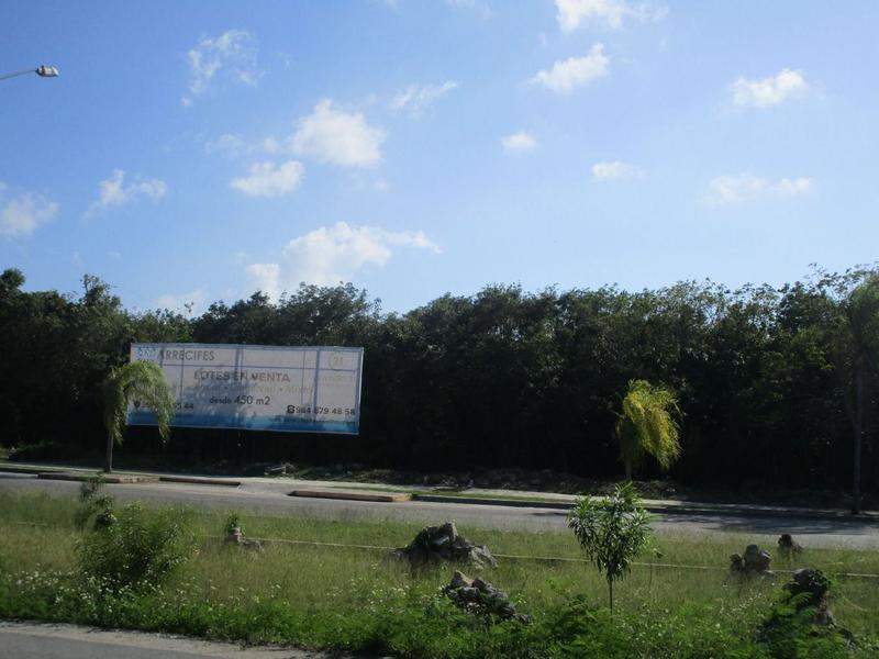 TERRENO COMERCIAL  ARRECIFES PLAYA DEL CARMEN C2363