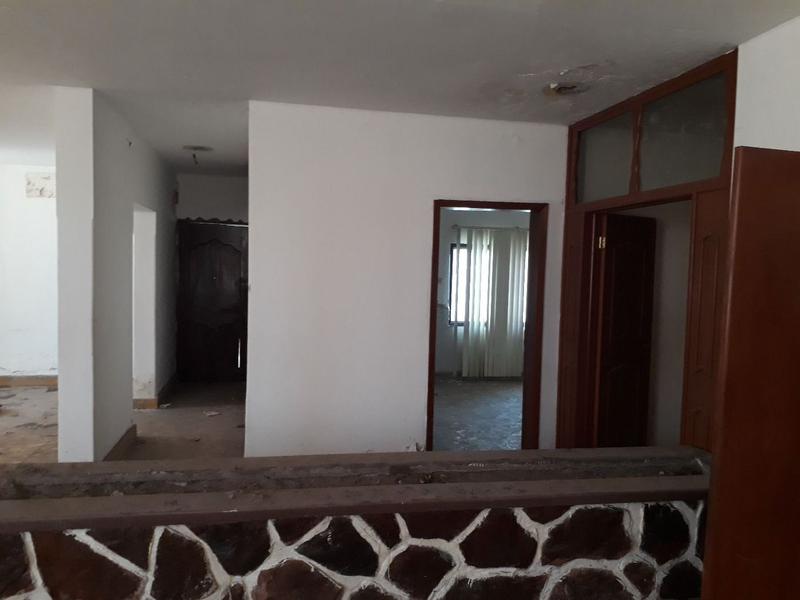 SE VENDE CASA PARA USO COMERCIAL O HABITACIONAL EN ESQUINA , CENTRICA.