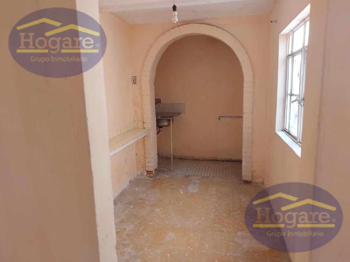 Casa amplia con local en renta zona centro Leon Gto