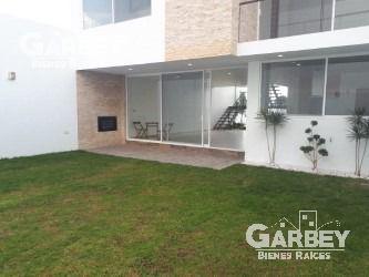 CASA EN VENTA LOMAS DE JURIQUILLA