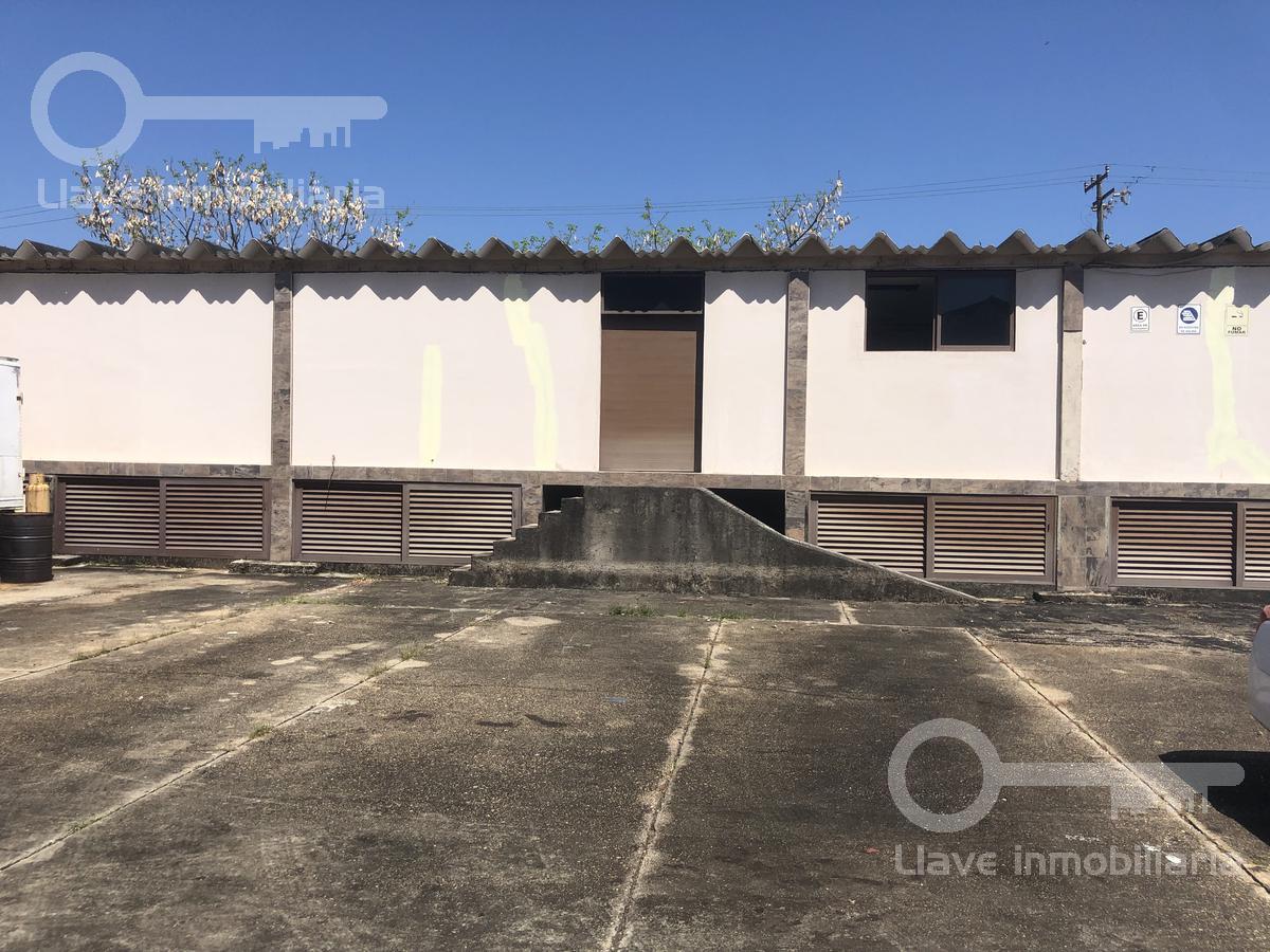 Bodega con Oficinas en Venta o Renta en Zaragoza, Col. María de la Piedad, Coatzacoalcos, Veracruz.