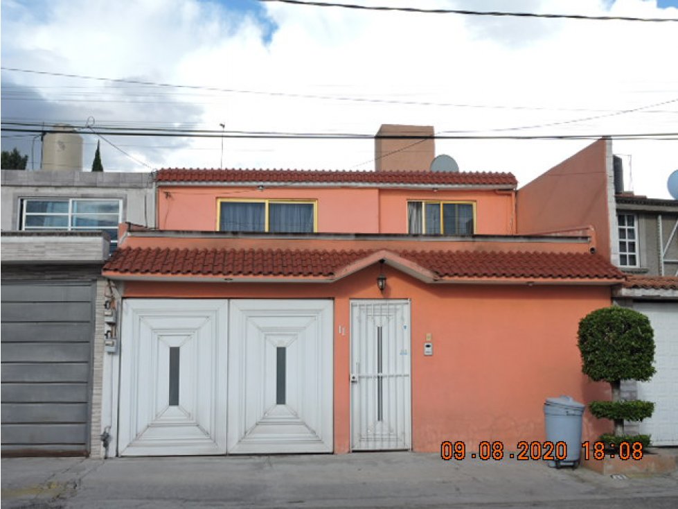 CASA EN VENTA. Izcalli Jardines. Calle Paloma