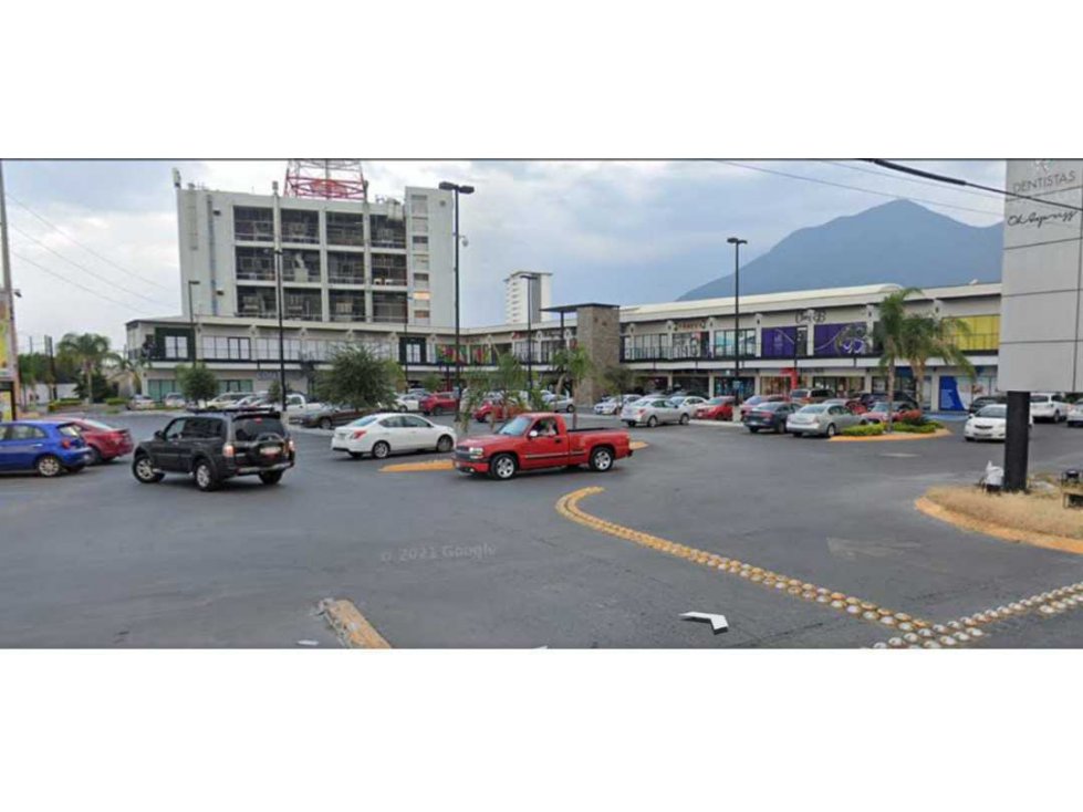 LOCAL EN RENTA PLAZA COMERCIAL SUR AVENIDA REVOLUCIÓN  57 M2